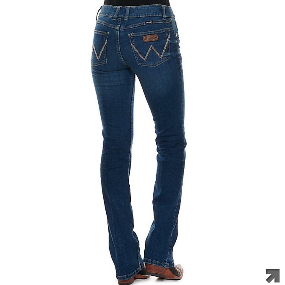 NWOT Wrangler Retro Mae Mid Rise Boot Cut Jeans - Size 7/8 waist 34 length